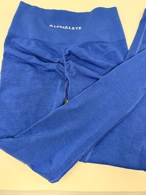 Alphalete Amplify Blue Leggings Small, No Front Seam, Scrunch Butt, Like New
